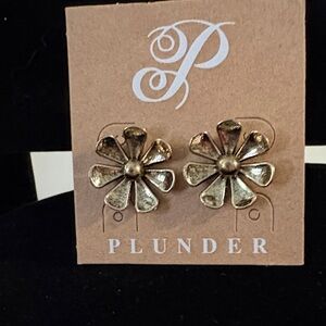Plunder new gold-tone flower earrings.